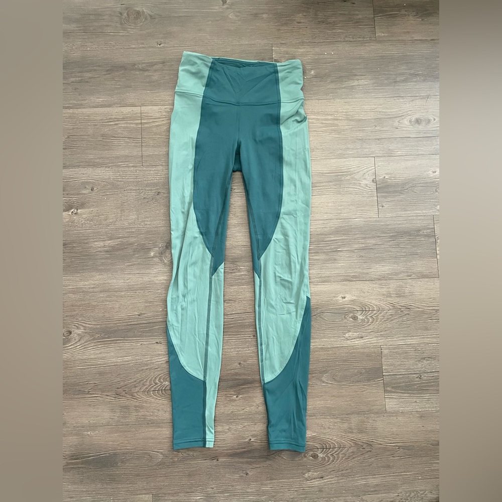 Lululemon Athletica women’s size 4 small leggings, yoga pants